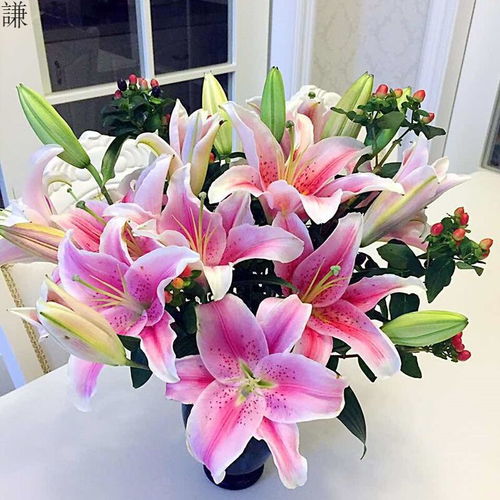 抖音热销创意生日礼物推荐 云南昆明鲜切香水百合花束